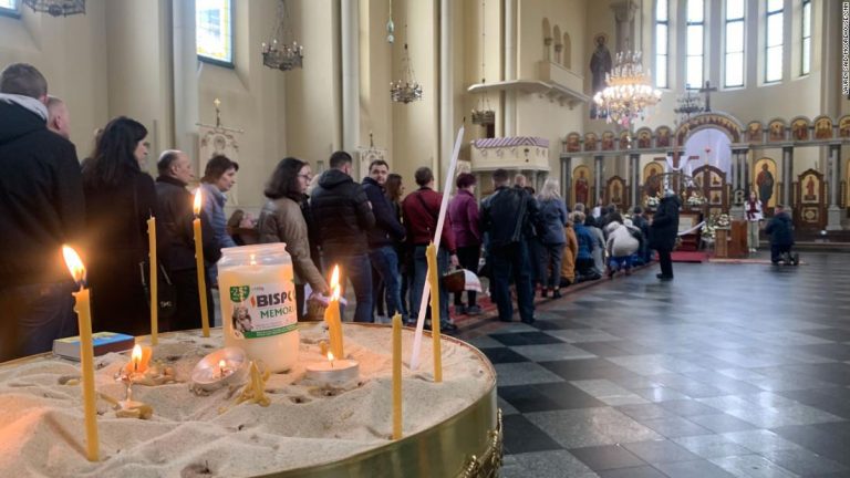 Ukrainians celebrate Easter in the shadow of war