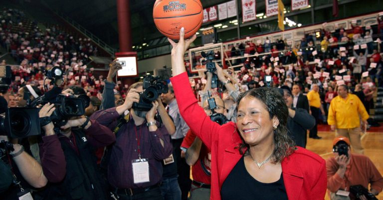 C. Vivian Stringer, Celebrated Basketball Coach, Is Retiring