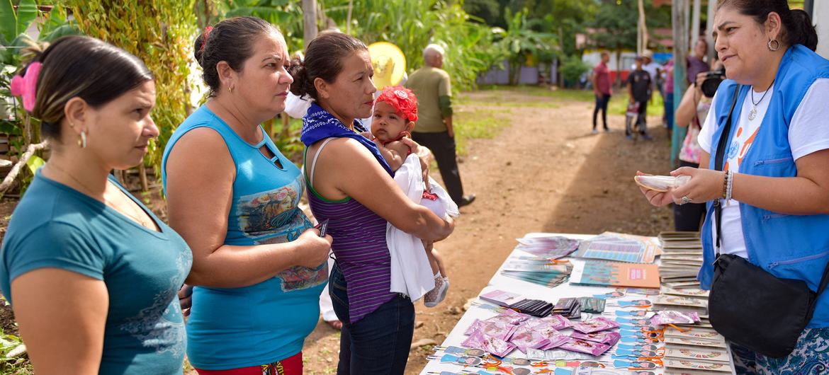 Women in La Paz, Bolivia, receive information on modern contraceptive methods.