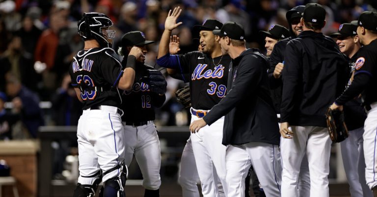 Mets and Yankees Close April With Best Record in NL and AL