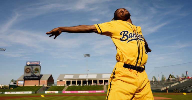 ‘Baseball Players Don’t Dance’? The Savannah Bananas Beg to Differ.