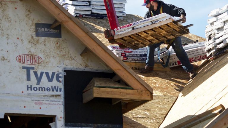 U.S. housing starts unexpectedly rise in March; building permits increase