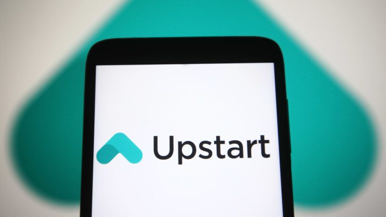 Upstart shares plummet 55% after company cuts full-year revenue forecast