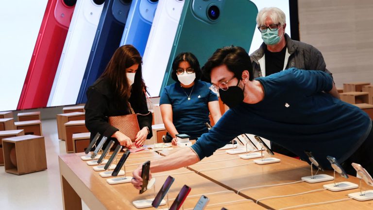 Apple internal video discourages retail employees from joining unions