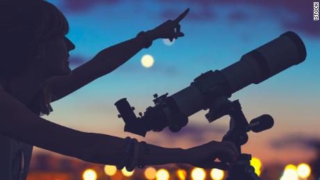 A beginner&#39;s guide to stargazing (Courtesy of CNN Underscored)