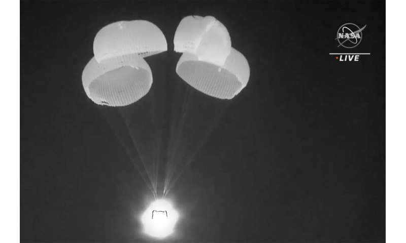 SpaceX brings 4 astronauts home with midnight splashdown