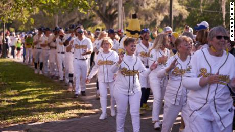 The Banana Nanas on promenade. 