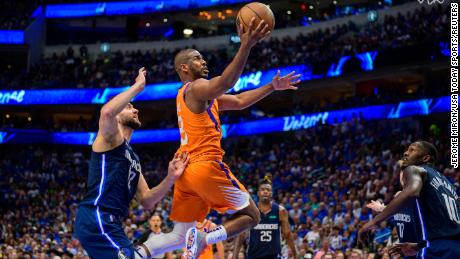 Fan incident involving Chris Paul&#39;s family mars Mavericks Game 4 win over Suns