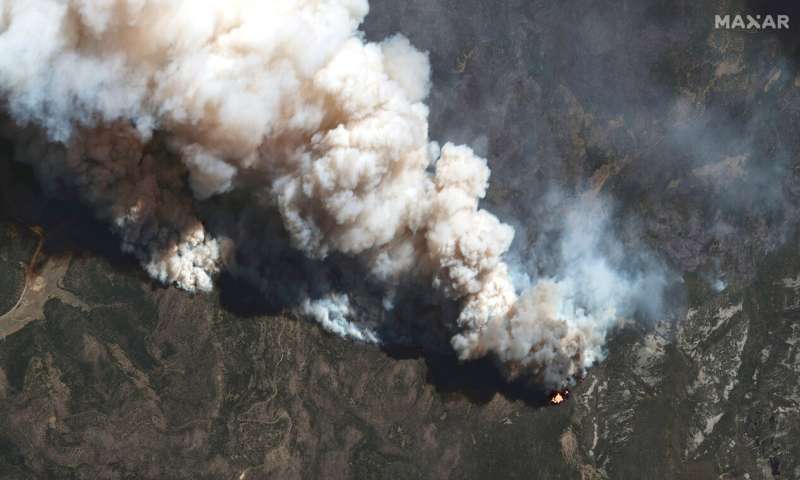 Menaced by flames, nuclear lab peers into future of wildfire