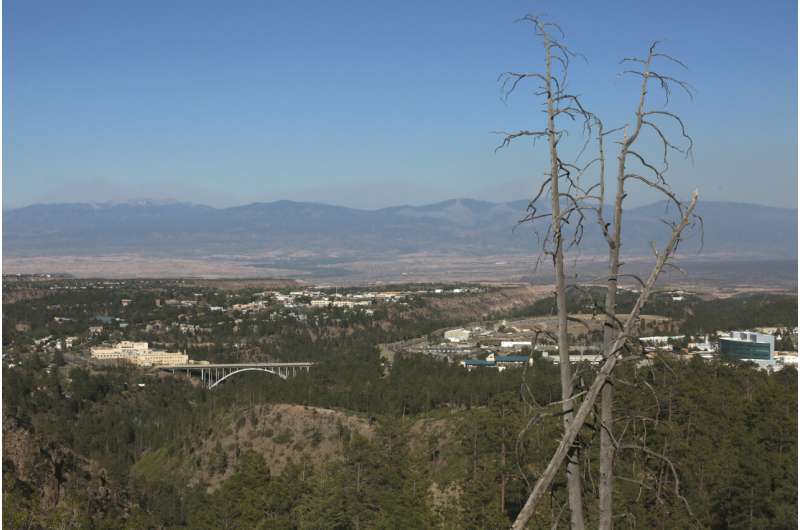 Menaced by flames, nuclear lab peers into future of wildfire