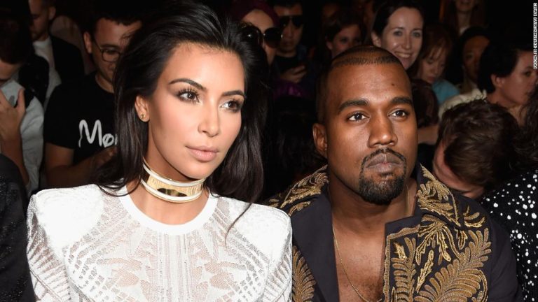 Kim Kardashian apologizes to her family for Kanye’s treatment