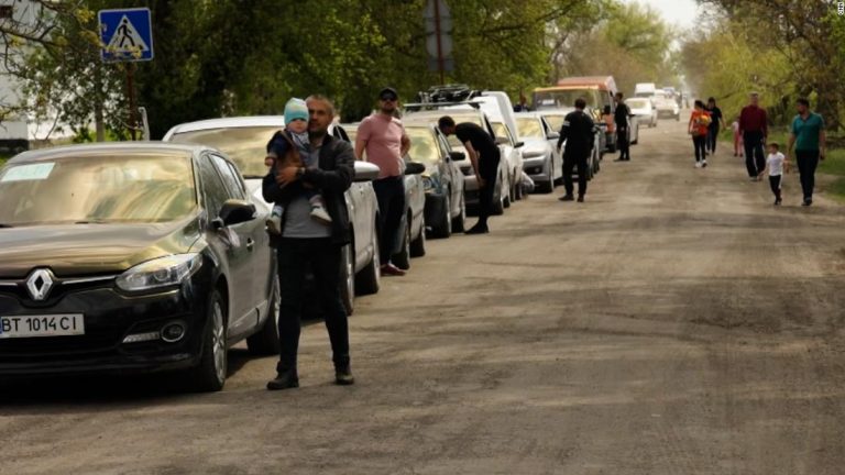 Kherson evacuation: Days-long roadblocks, missiles and ‘lots of blood.’ Civilians recall their terrifying journeys out of Ukraine’s cities