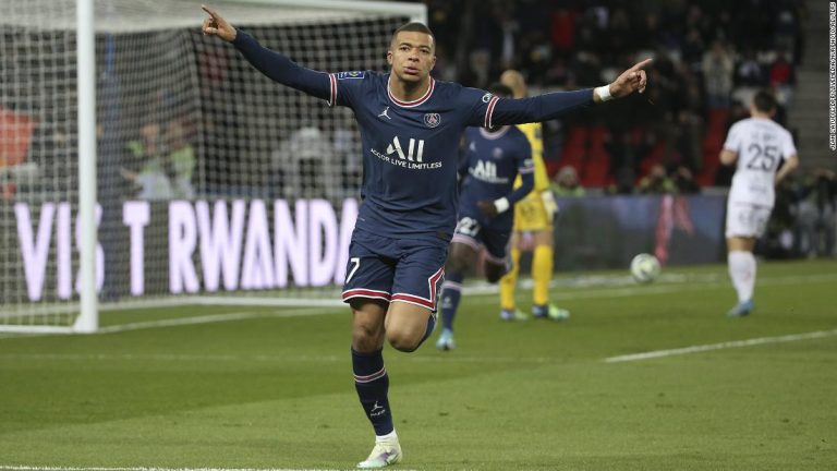 Kylian Mbappé agrees to three-year contract extension with Paris Saint-Germain, snubbing Real Madrid