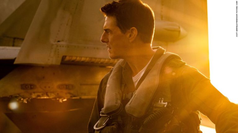 ‘Top Gun: Maverick’ jets to new box office records