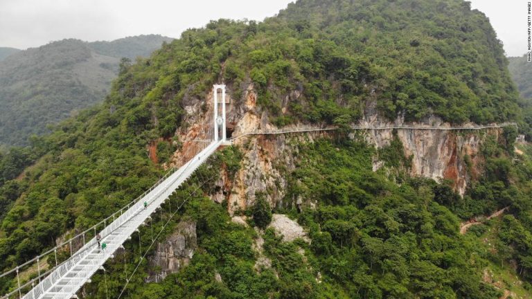 Vietnam’s new glass bridge Bach Long sets Guinness World Record