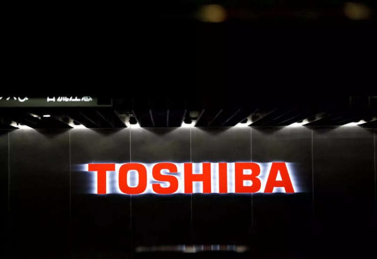 Toshiba to propose Elliott, Farallon executives join its board: Sources