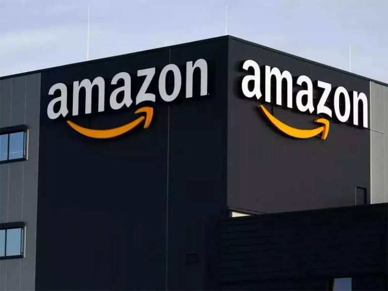 Amazon opens its first physical clothing store in US