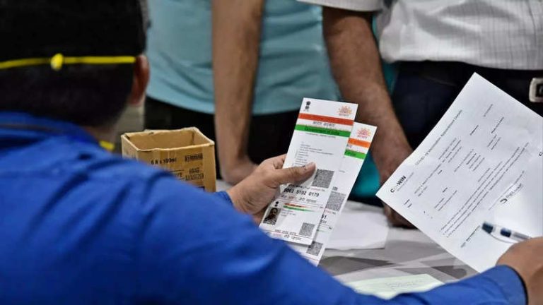 India withdraws warning on Aadhaar card after online panic