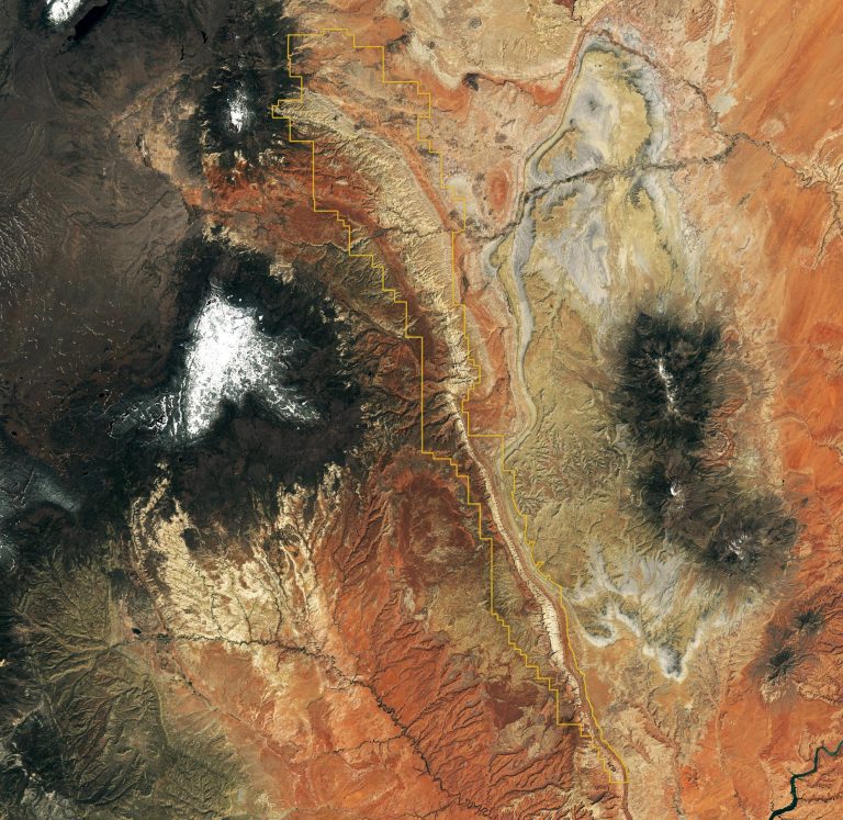 Traces of an Ancient Watery World in Capitol Reef Photographed From Space Station