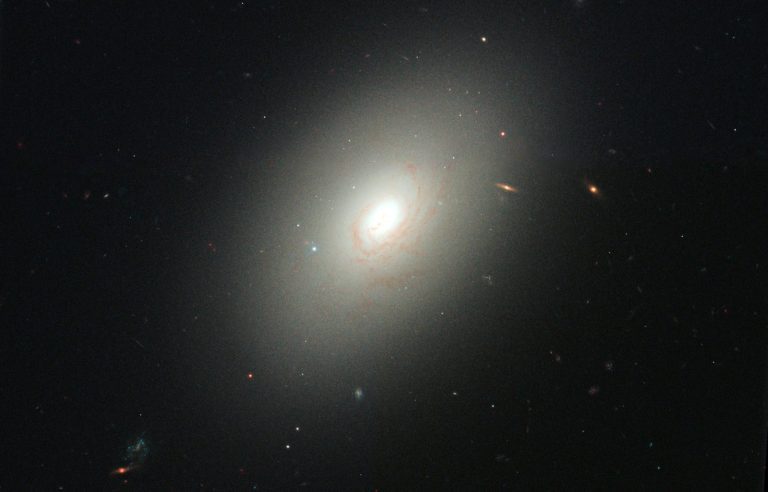 Astronomy & Astrophysics 101: Elliptical Galaxy