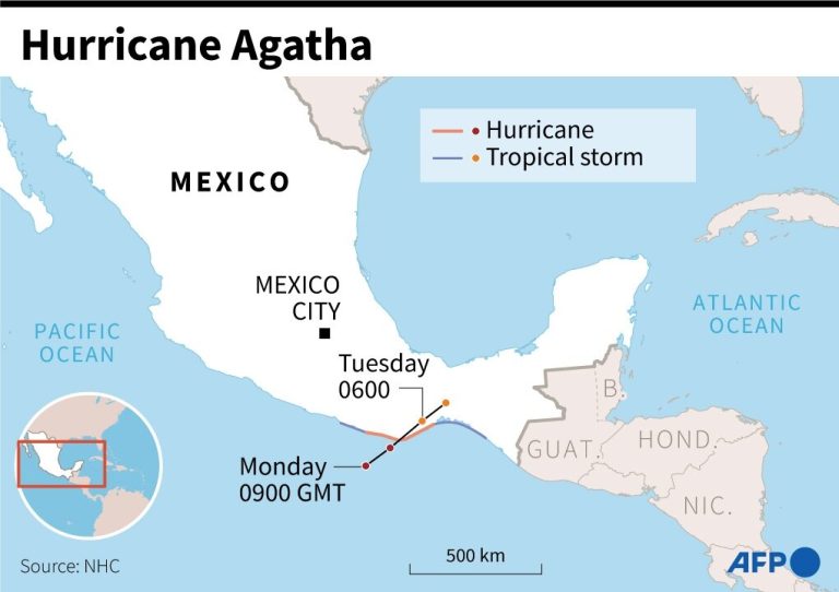 Hurricane approaches Mexican Pacific beach resorts