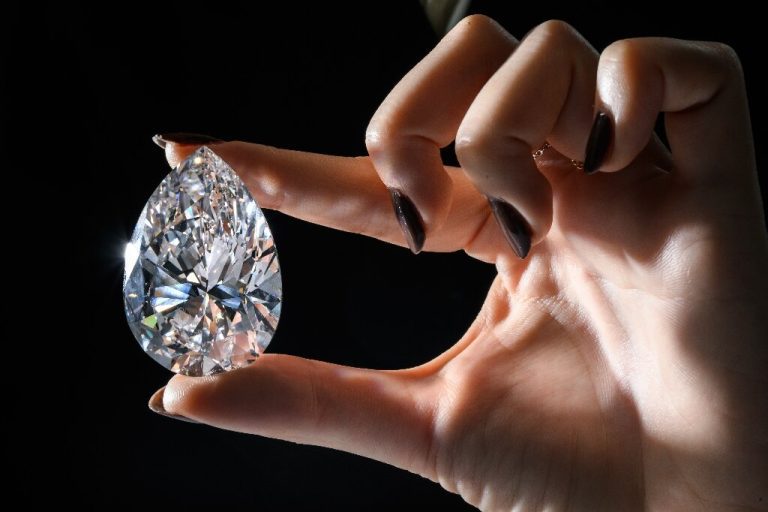 ‘The Rock’ diamond dazzles in Geneva