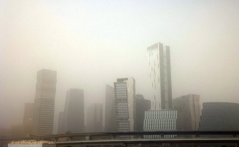 Sandstorm blankets Saudi capital in grey haze