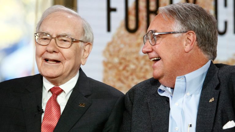 Buffett’s son donates $2.7 million to Ukraine after Zelenskyy meeting