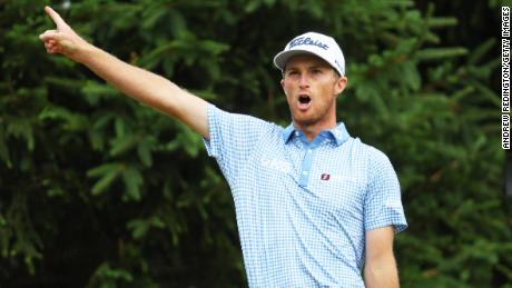  Zalatoris reacts to his tee shot on the 18th tee.