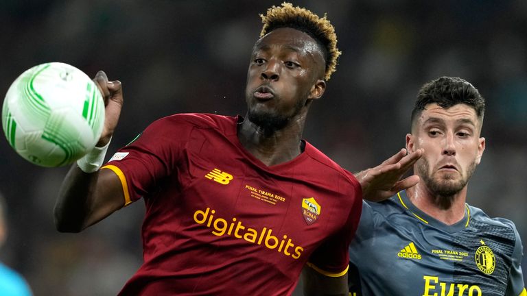 Roma&#39;s Tammy Abraham, left, challenges for the ball with Feyenoord&#39;s Marcos Senesi 