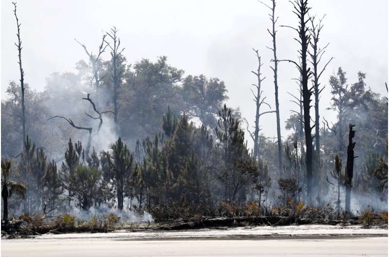 Wildfire threatens unspoiled Georgia island rich in history