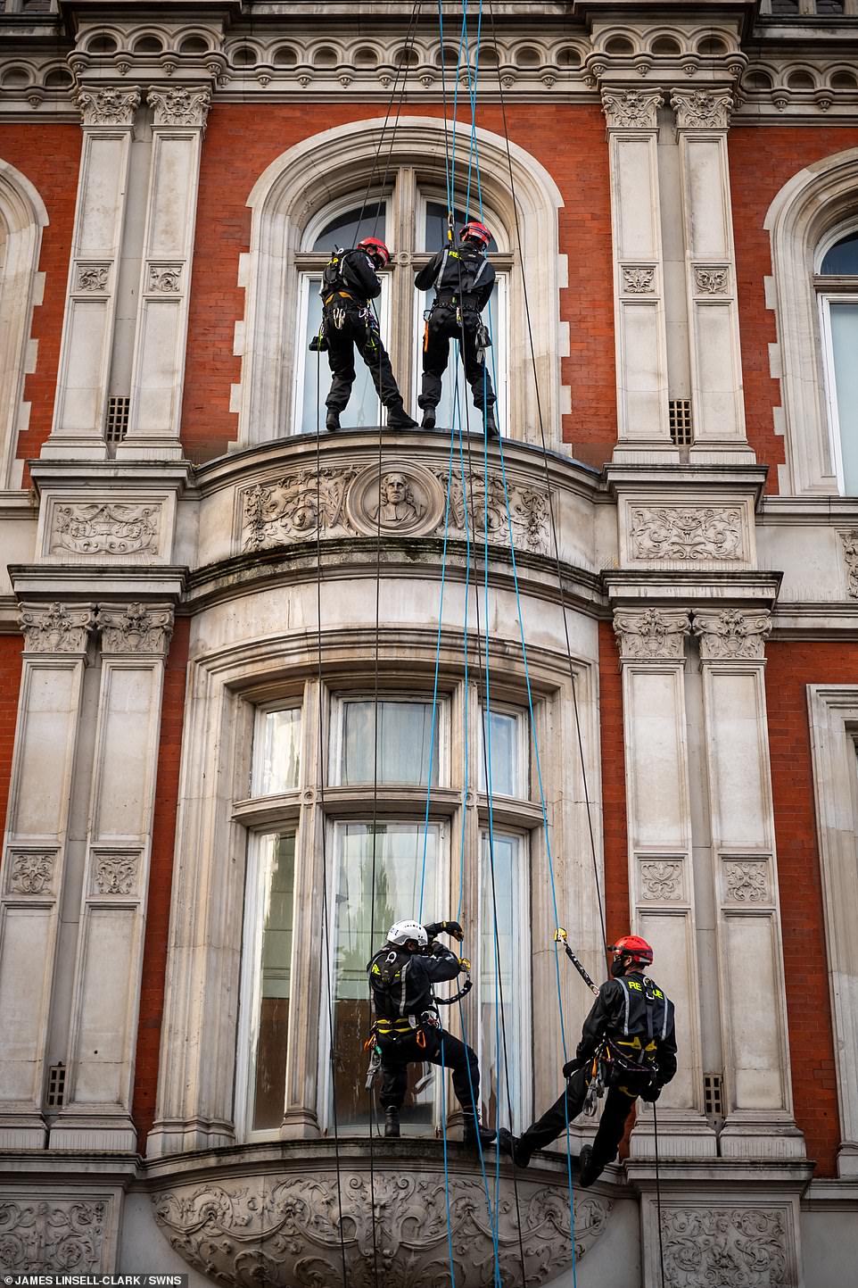 The ex-special forces blocked the windows so that the squatters inside couldn't find a quick way out