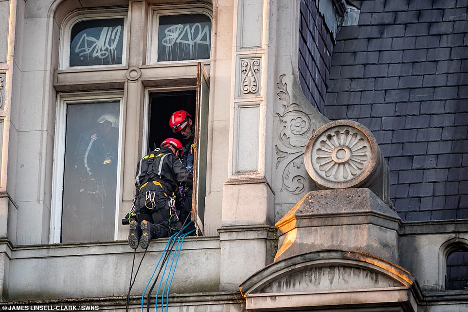 The team of ex-special forces veterans dramatically roped down the front of the stunning property at 4.30am in Bloomsbury