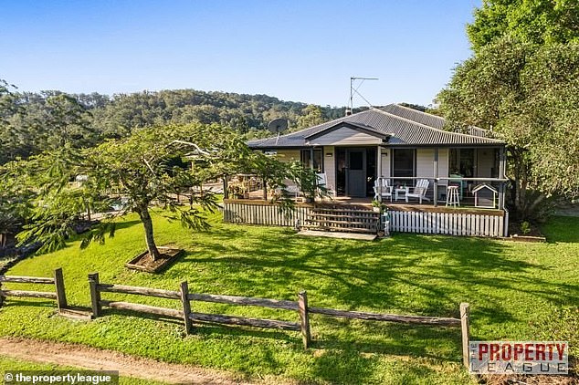 The couple listed the Queensland mountain retreat in the Sunshine Coast hinterland this month