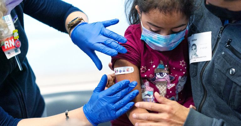 C.D.C.’s Advisers Debate Vaccines for Youngest Children