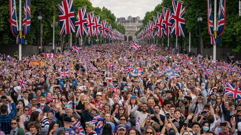 Queen pulls out of jubilee service due to ‘discomfort’ during Thursday’s parade