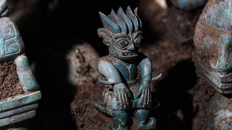 Sacrificial altar among 13,000 relics unearthed at Sanxingdui archaeological site in China