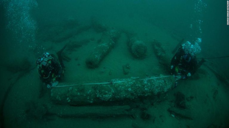 Royal shipwreck revealed 340 years after its sinking