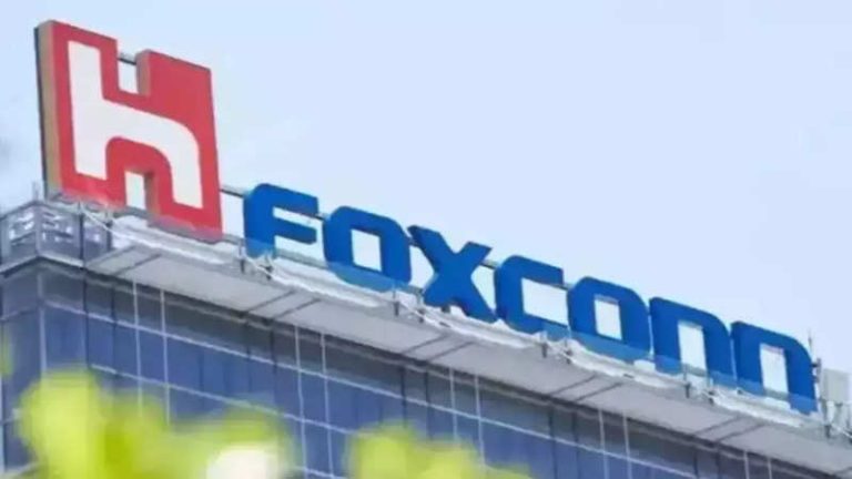 Foxconn foresees recovery amid global uncertainties