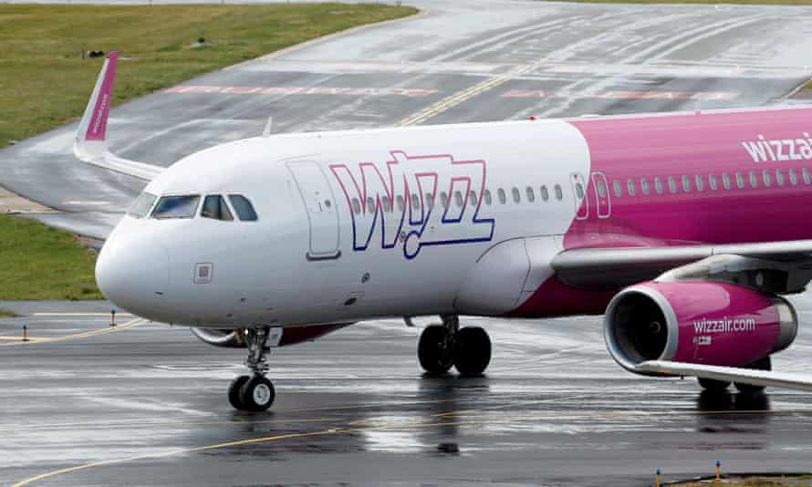 A Wizz Air Airbus A320 at Luton airport