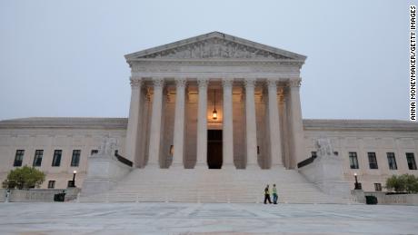 Supreme Court temporarily blocks Texas&#39;s social media moderation law