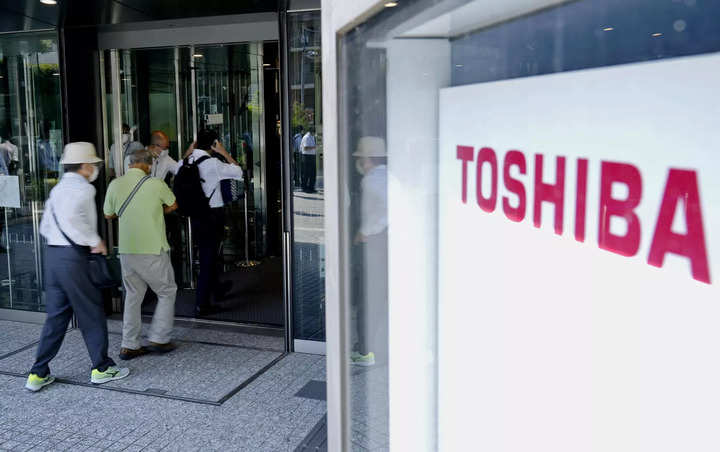 Toshiba board gains two directors from activist funds