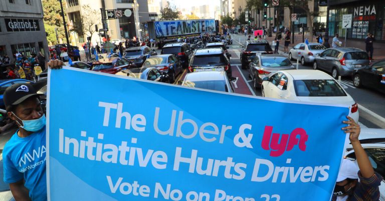 Drivers’ Lawsuit Claims Uber and Lyft Violate Antitrust Laws