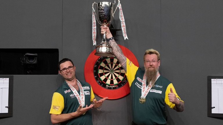 Wayne Mardle applauds Damon Heta and Simon Whitlock as Australia lifted the World Cup of Darts | Darts News