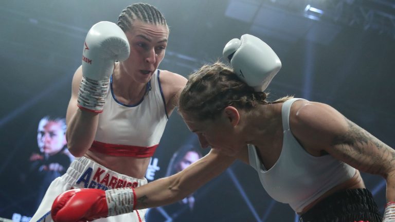 Karriss Artingstall dominates Vaida Masiokaite to win professional debut | Boxing News