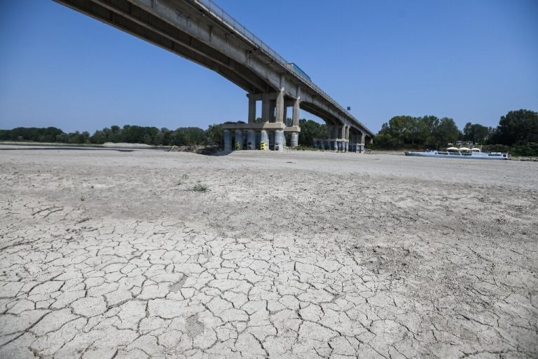 Deadly heatwaves threaten economies too