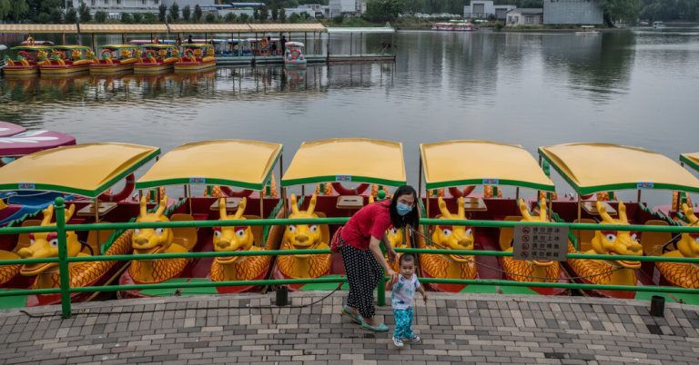 China Offers Women Perks for Having Babies, if They’re Married