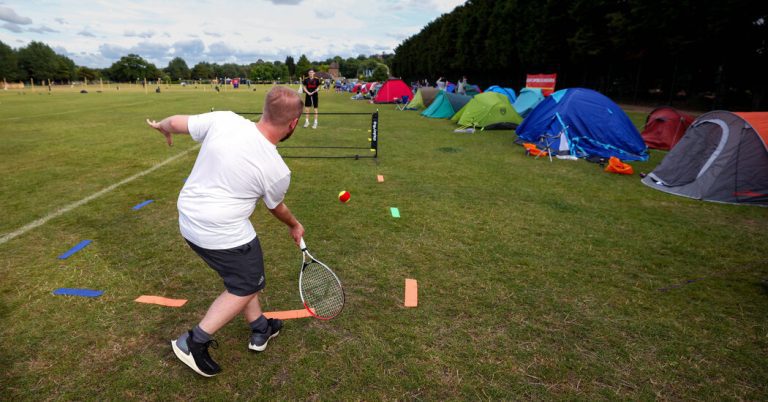 In Wimbledon’s Queue, Waiting Is a Pleasure, and the Point