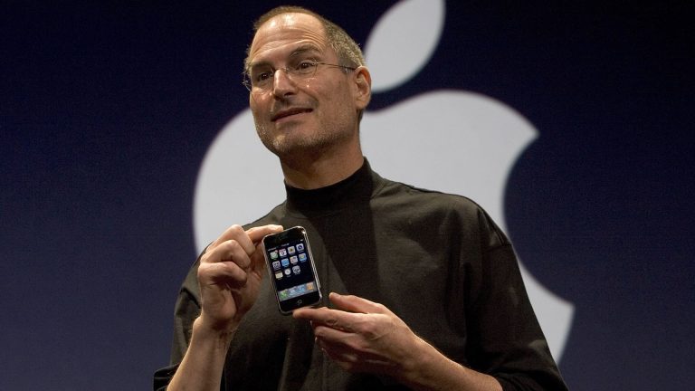 Steve Jobs awarded posthumous Medal of Freedom from Biden