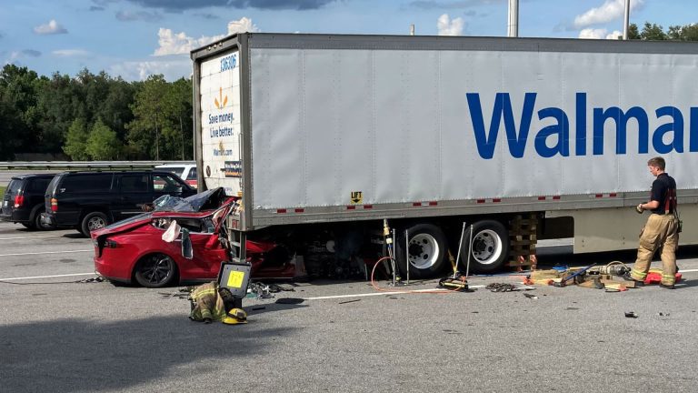 U.S. agency to open probe into fatal Florida Tesla crash